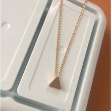 Load image into Gallery viewer, Simple Star Necklace