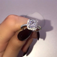 Load image into Gallery viewer, White Cubic Zircon Ring
